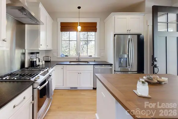 91 Belleair RD, Asheville, NC 28806