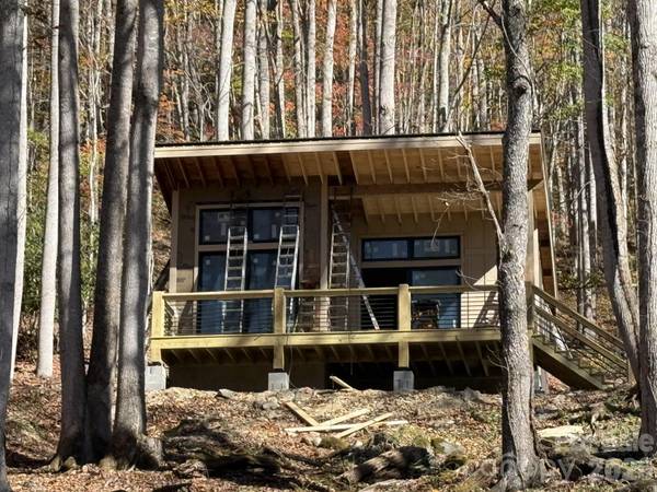 17 Sanctuary TRL, Elk Park, NC 28622