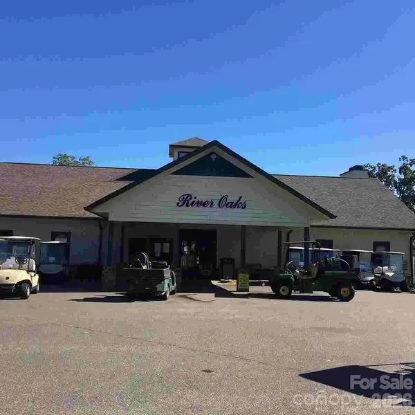 352 Broken Arrow DR, Statesville, NC 28677