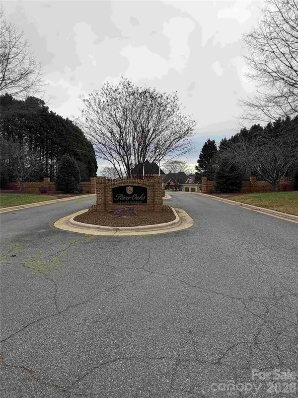 352 Broken Arrow DR, Statesville, NC 28677