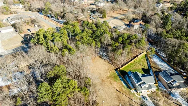 2113 Breezewood DR, Charlotte, NC 28262