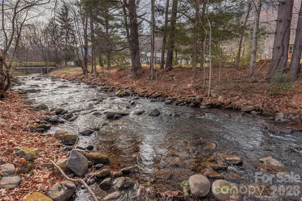 1496 Allens Creek RD, Waynesville, NC 28786