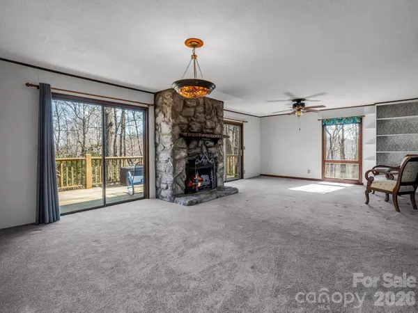 177 Tsisqua CIR, Brevard, NC 28712