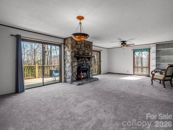 177 Tsisqua CIR, Brevard, NC 28712