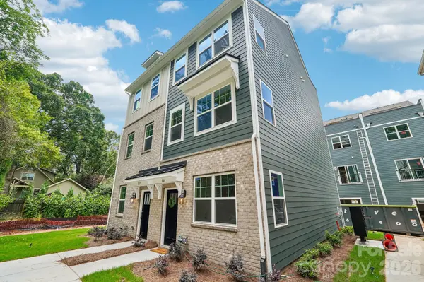 806 Hammers LN, Charlotte, NC 28205