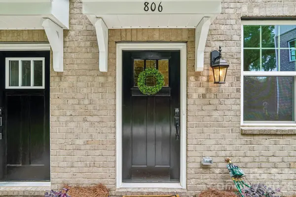 806 Hammers LN, Charlotte, NC 28205