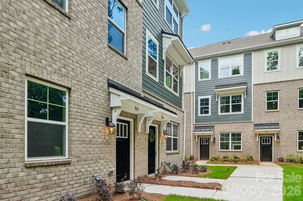 806 Hammers LN, Charlotte, NC 28205