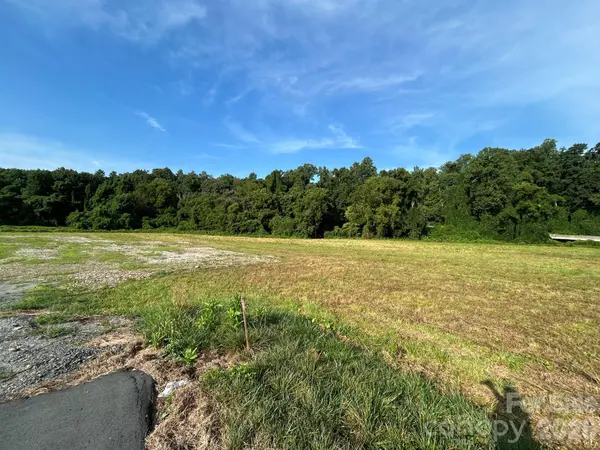 4450 US 70 HWY E, Marion, NC 28752
