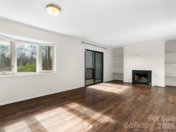 201 Racquet Club RD #15, Asheville, NC 28803