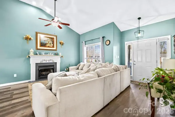 105 Laura CT, Cherryville, NC 28021