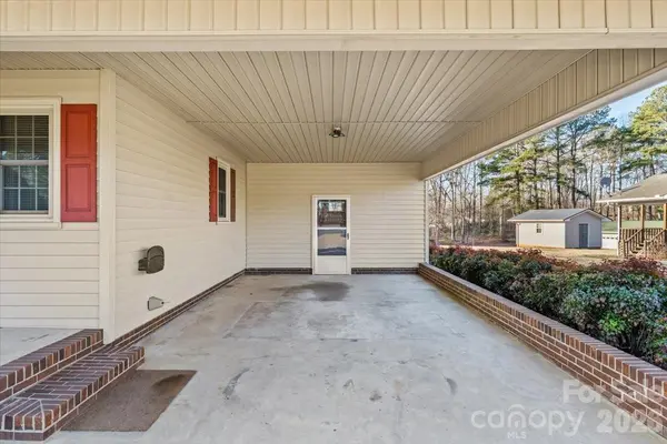 372 Holly Hills DR, Troy, NC 27371