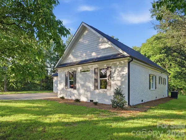 1491 Cedar Grove RD, Clover, SC 29710