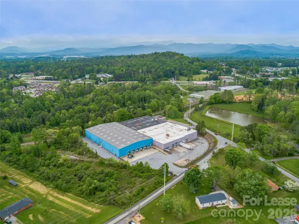 90 Christ School RD, Arden, NC 28704