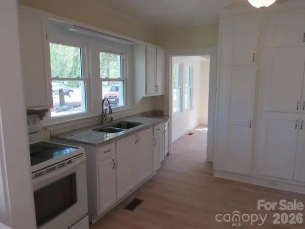 736 Country Club DR, State Road, NC 28676