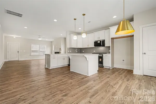 4768 Americana AVE, Charlotte, NC 28215