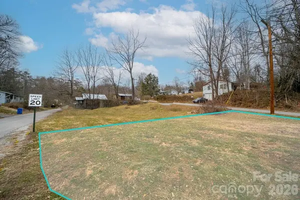 10 Hampton RD #1, Brevard, NC 28712