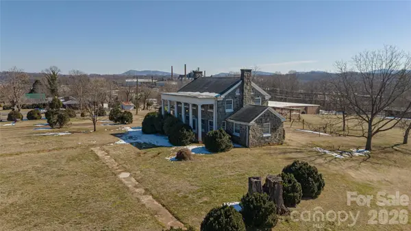 615 Carbon City RD, Morganton, NC 28655