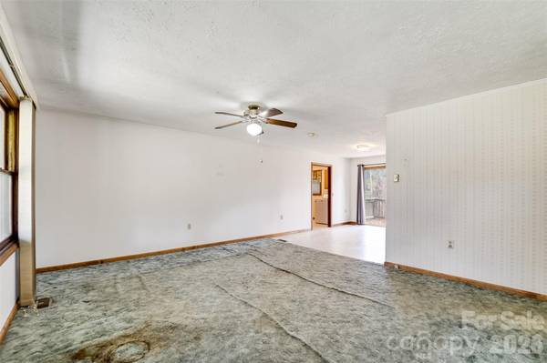 21 Queen ST, Sylva, NC 28779
