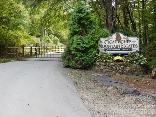 125 Lasso LN #304, Waynesville, NC 28785