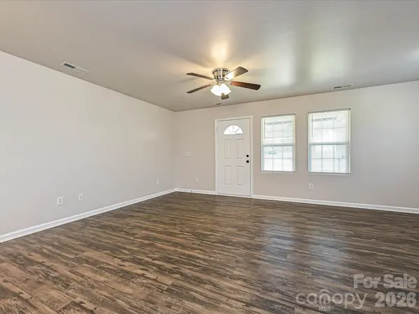 362 E Mills AVE, Mooresville, NC 28115