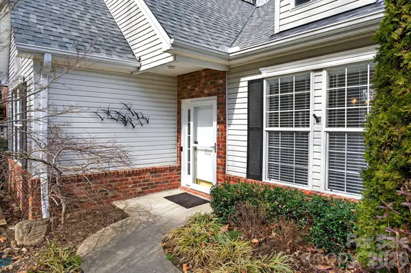 103 Trumpet LN, Asheville, NC 28803