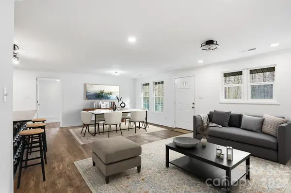 704 W Border ST, Dallas, NC 28034