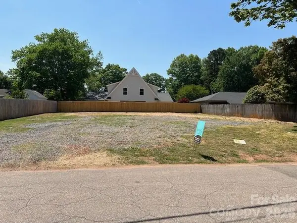 814 Bertonley AVE, Charlotte, NC 28211