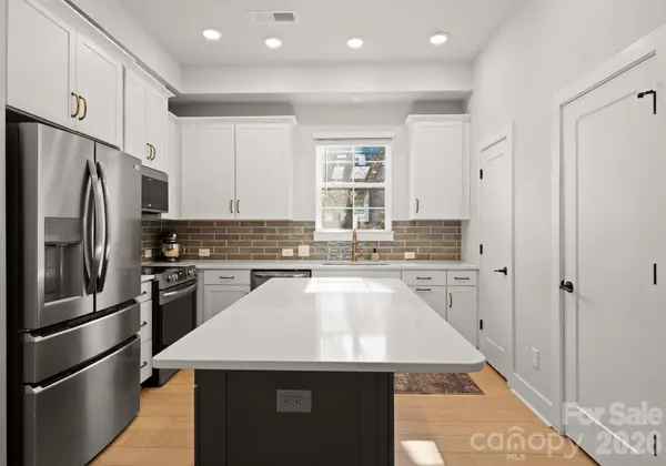 1216 Craig View WAY, Charlotte, NC 28211