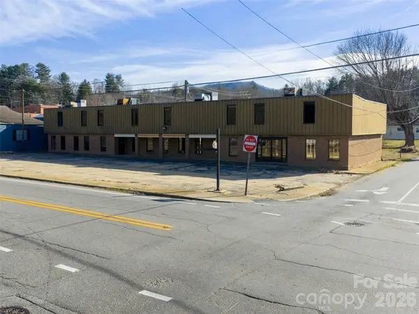 3264 Broad ST, Clyde, NC 28721