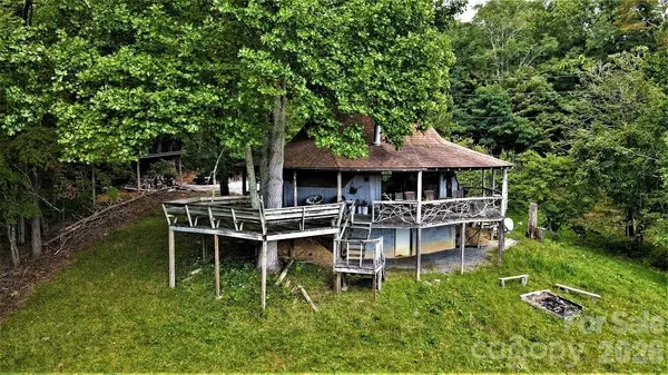 745 Broom RD, Tuckasegee, NC 28783