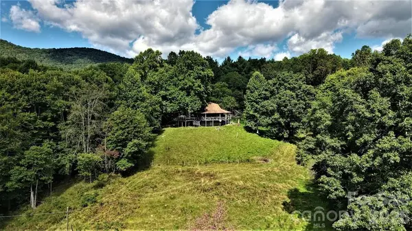 745 Broom RD, Tuckasegee, NC 28783
