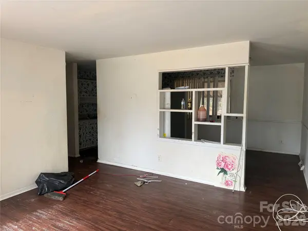 2732 Alleghany ST, Charlotte, NC 28208