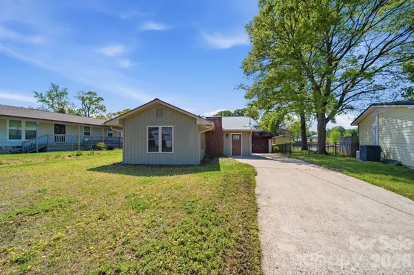 243 Shore LN, Lexington, NC 27292