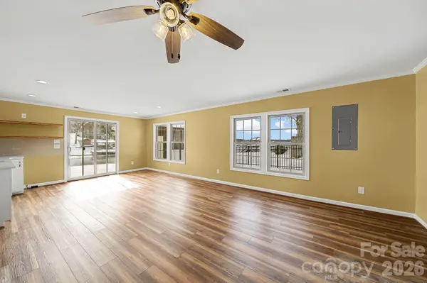 243 Shore LN, Lexington, NC 27292