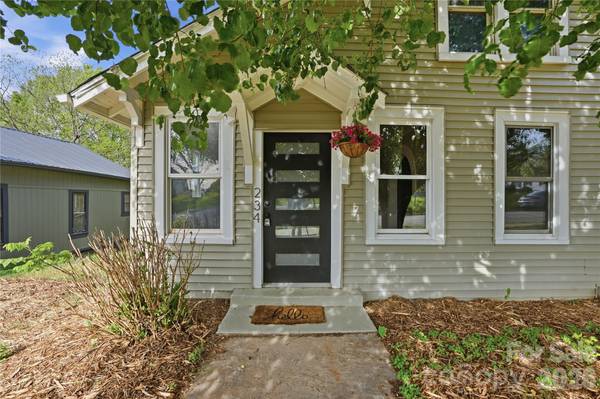 234 S Ervin AVE, Newton, NC 28658
