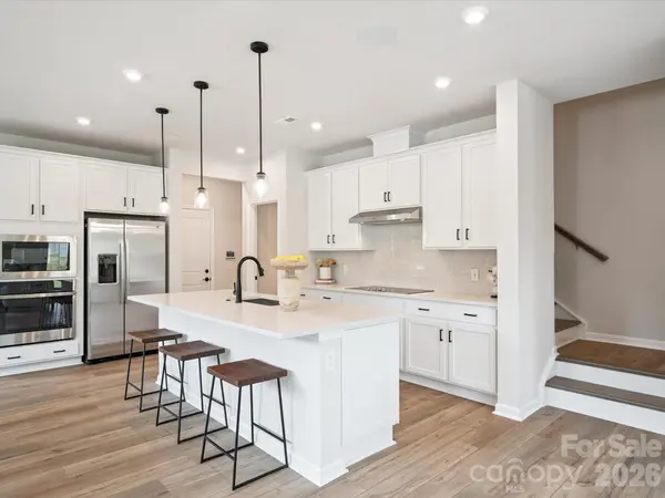 623 Webster LN, Cramerton, NC 28032