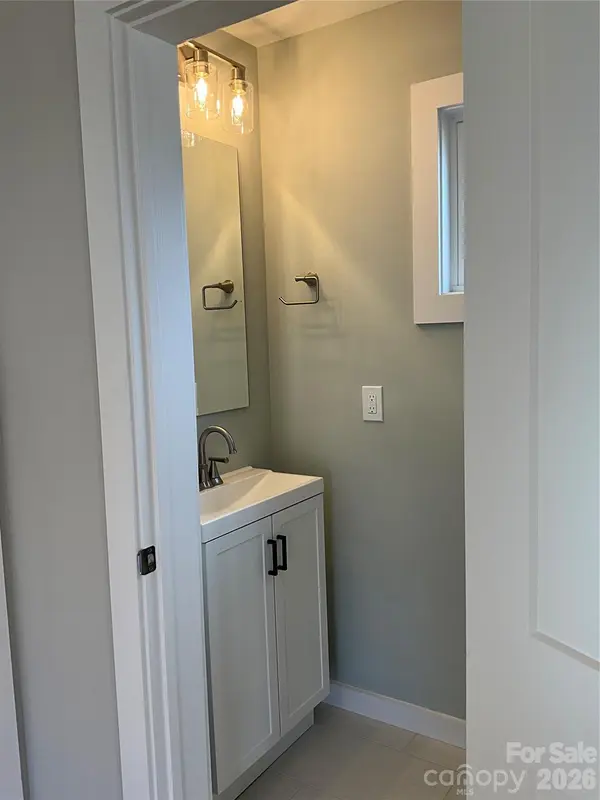 12 Center ST, Asheville, NC 28803