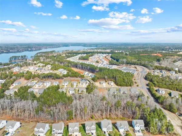 10129 Lakeshore DR, Lancaster, SC 29720