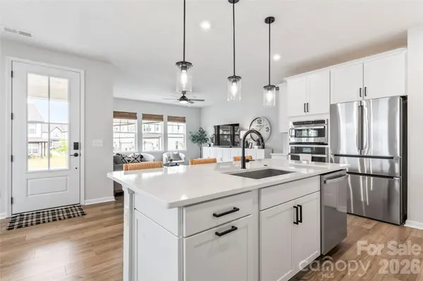 5730 Clear Creek LN, Charlotte, NC 28215