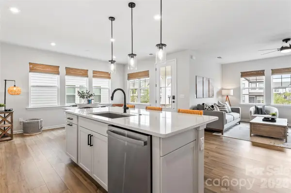 5730 Clear Creek LN, Charlotte, NC 28215