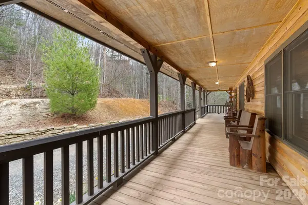 264 Moonbeam LN, Clyde, NC 28721