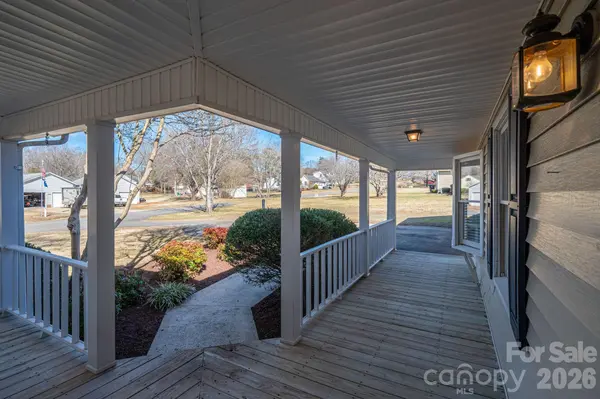 2596 Prince DR, Lincolnton, NC 28092
