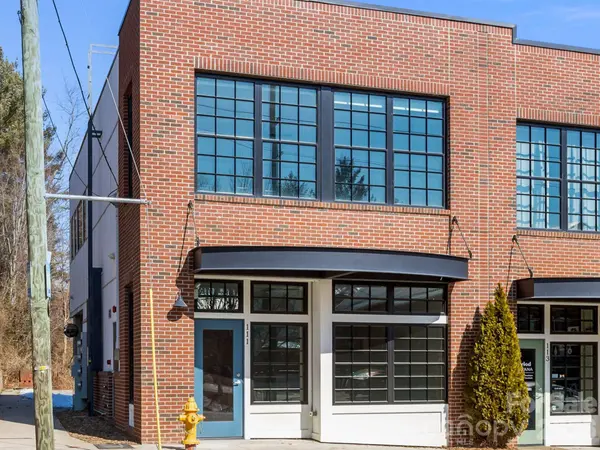 315 Haywood RD #111/211, Asheville, NC 28806