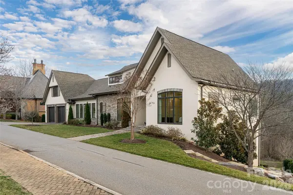 22 Snap Dragon CT, Asheville, NC 28804