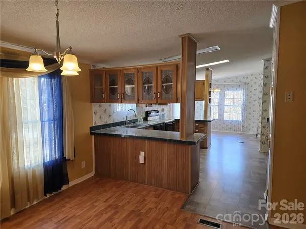 285 Skyuka RD, Statesville, NC 28677