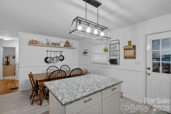 4314 Oak Forest DR, Charlotte, NC 28215