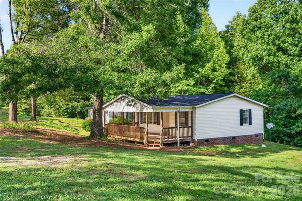 388 Chinquapin LN, Mt Ulla, NC 28125