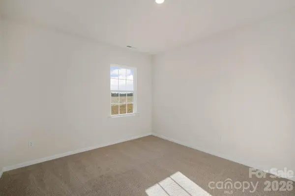 437 Falcon LN, Lexington, NC 27295