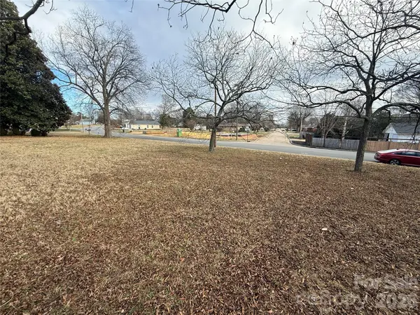 208 S Beaver ST, Landis, NC 28088