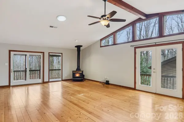 71 N Setsi LN, Brevard, NC 28712
